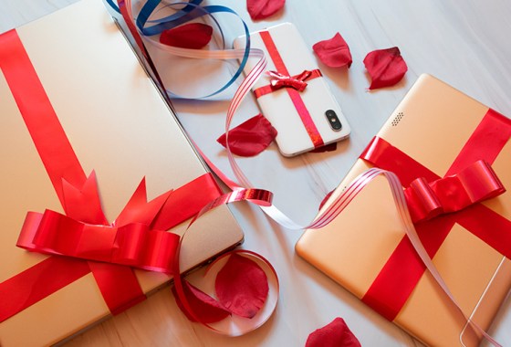 14 best Valentine's Day tech gifts