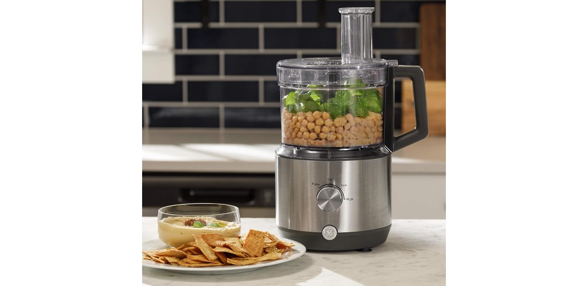 GE 12-Cup Food Processor GE 12-Cup Food Processor