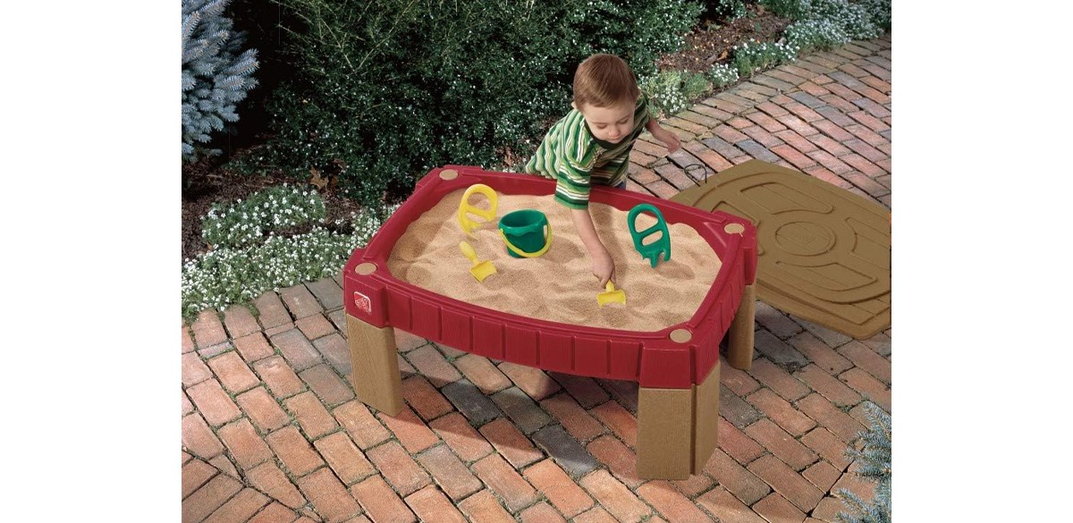 Step2 Naturally Playful Sand Table