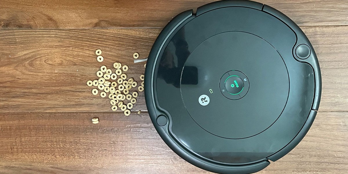 Roomba 692 vacuums cereal off hard floor Roomba 692 vacuums cereal off hard floor