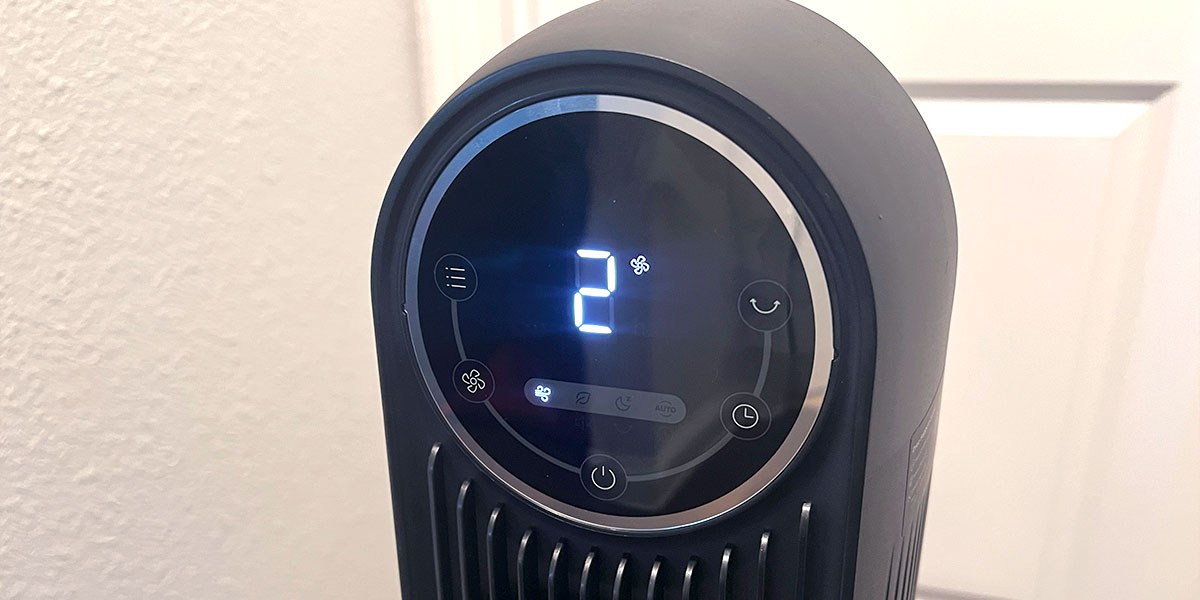 Closeup of Dreo Nomad One LCD display Closeup of Dreo Nomad One LCD display