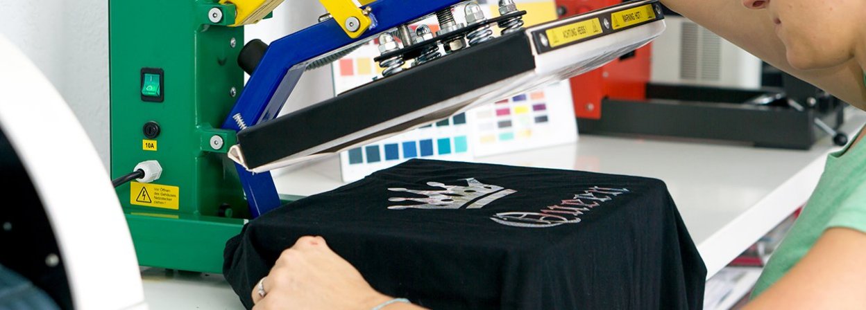 Fancierstudio Heat Press Industrial-Quality Digital 15-by-15-Inch Sublimation T-Shirt Heat Press, Red White