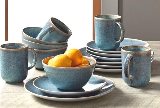 Get an upscale 16-piece dinnerware set for a Walmart price 