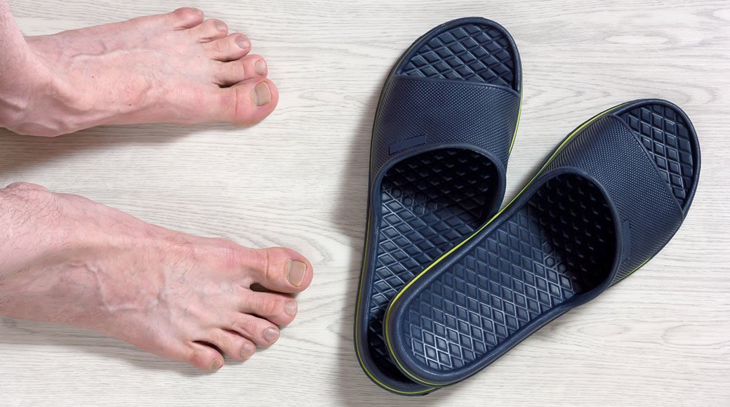 5 Best Shower Shoes for Men Feb. 2024 BestReviews