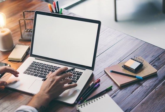 Macbook vs. Surface Go