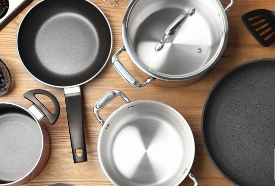Nonstick pans vs. stainless steel pans