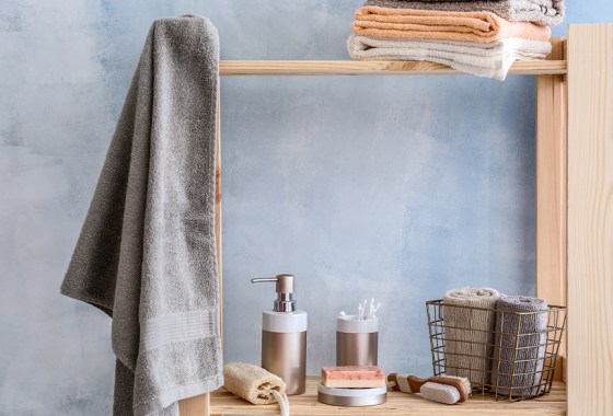 Best bathroom shelf with towel bar