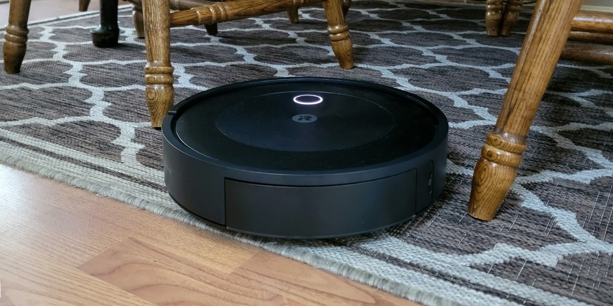 Roomba j8+ navigating from hard flooring to carpeted area.