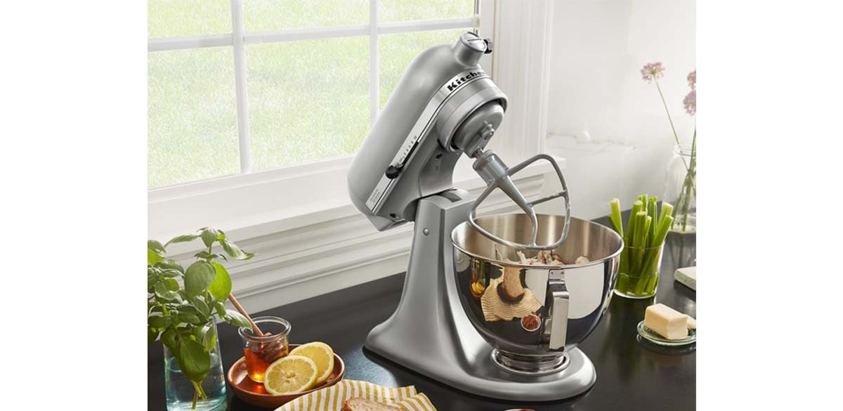 KitchenAid Deluxe Series 4.5 Quart Tilt-Head Stand Mixer