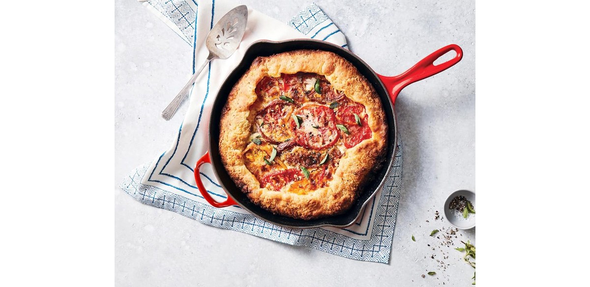 Le Creuset Enameled Cast Iron Signature Iron Handle Skillet