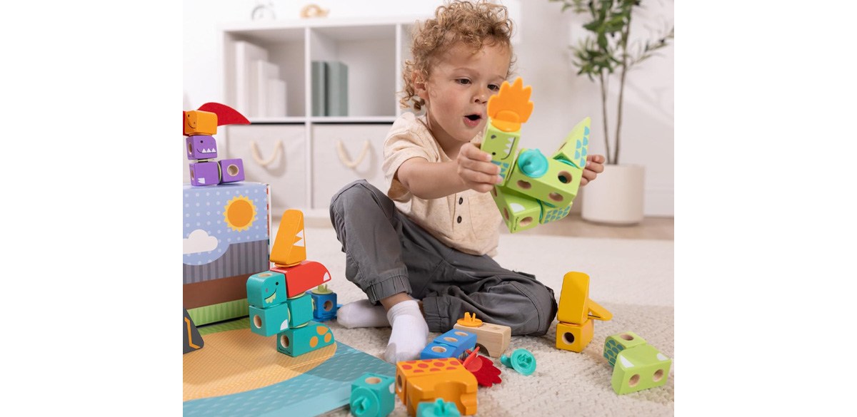 Melissa &amp; Doug Blockables™ Dinosaur Snap and Play