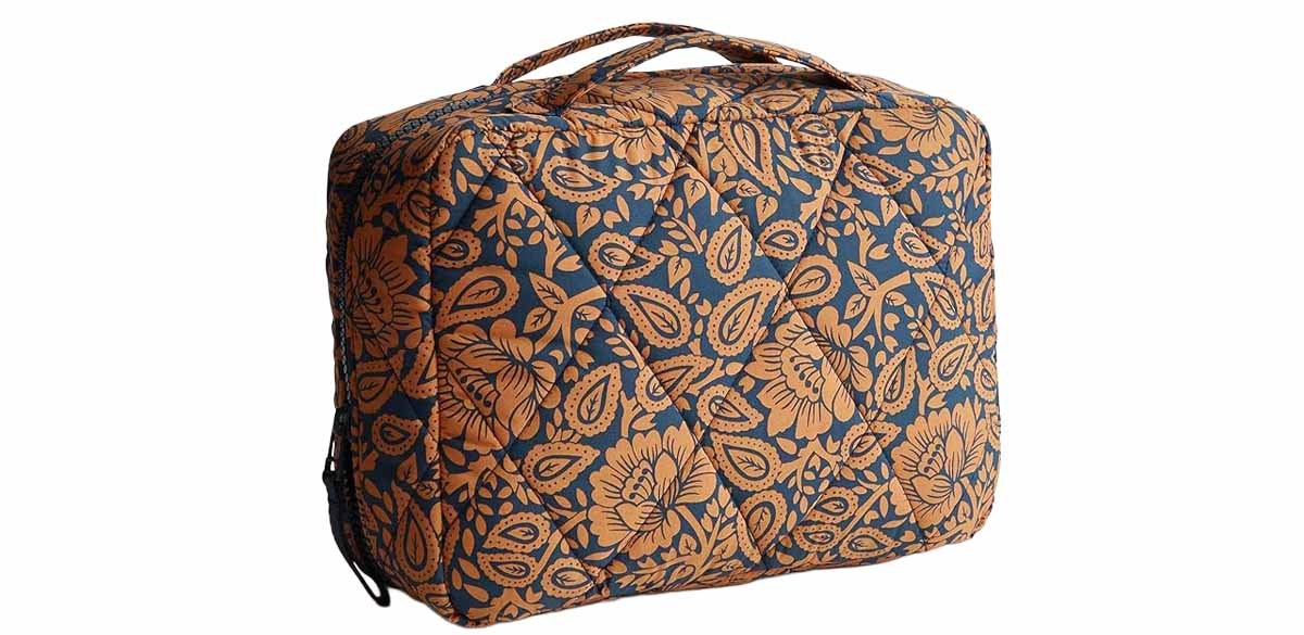  Vera Bradley Women's Hanging Travel Organizer