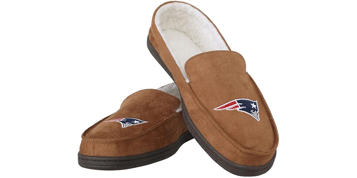 FOCO Mens NFL Team Logo Moccasin Slippers .jpg