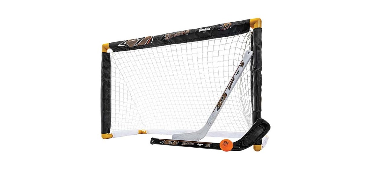Franklin NHL Team Mini Knee Hockey Set