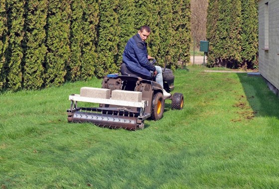 How to aerate lawn spaces