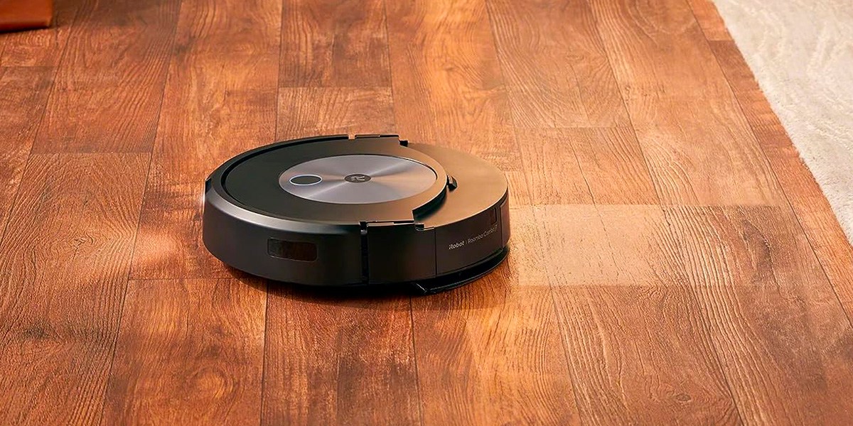 Roomba j7+ on hard floor