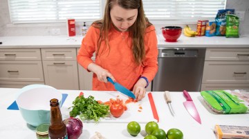 https://cdn10.bestreviews.com/images/v4desktop/image-full-page-cb/kitchen-gadgets-that-will-simplify-your-food-prep-process-for-the-super-bowl.jpg