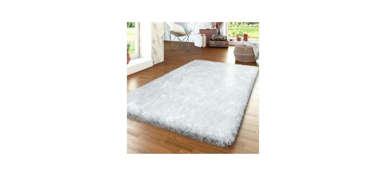 Mercer41 Concetta White Area Rug