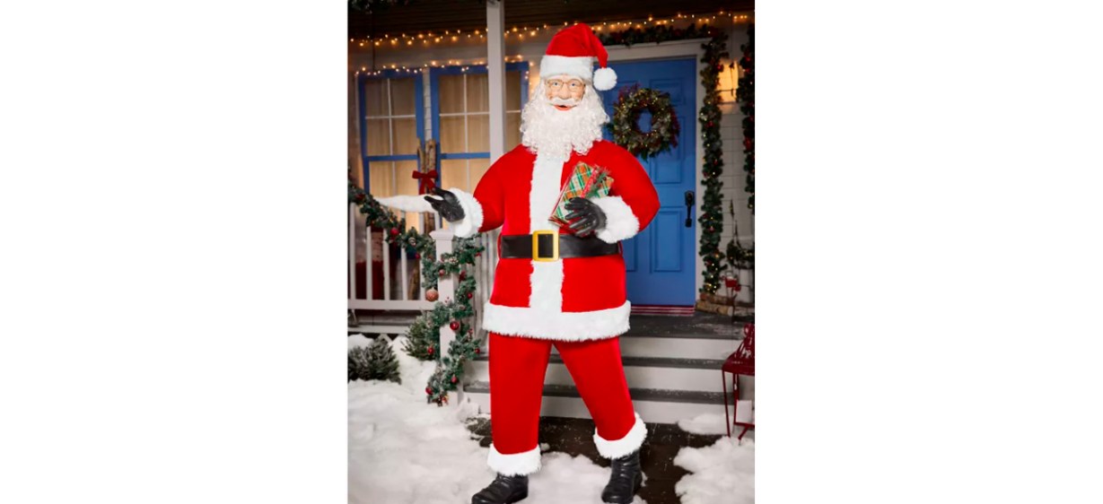 6-Ft 4-In Tracking Santa Animatronic 
