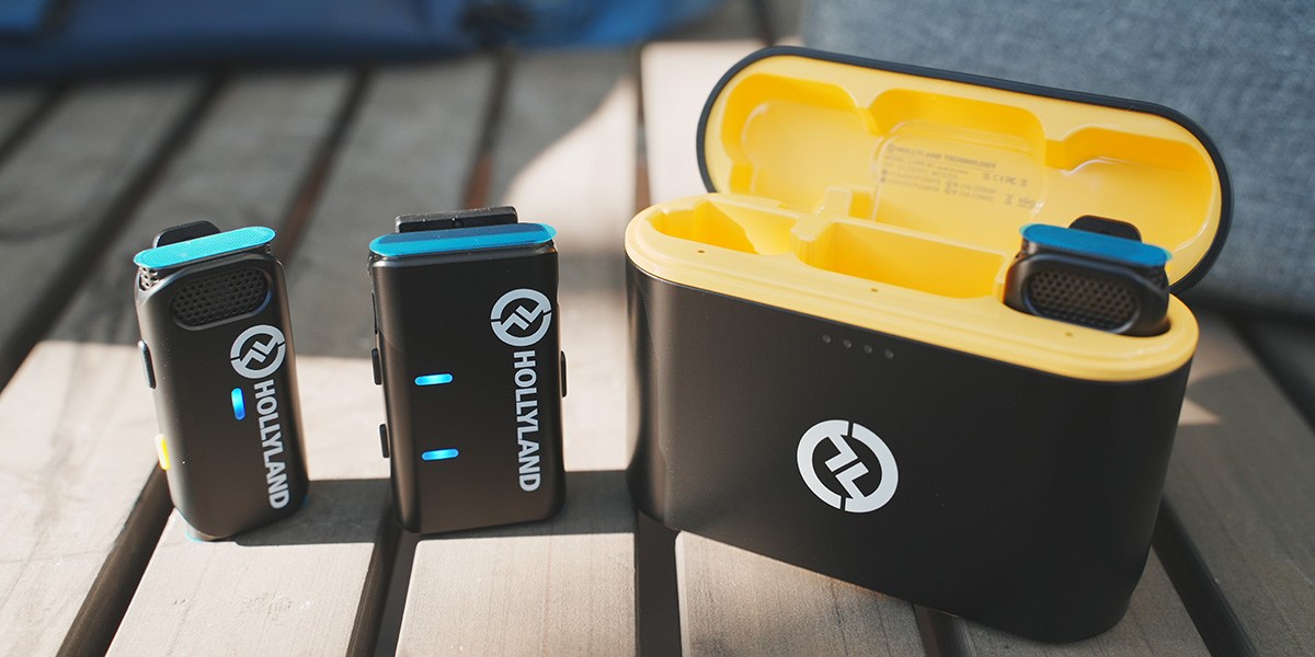 Hollyland Lark M1 with open case