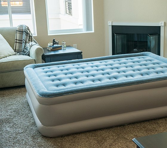 5 Best Air Mattresses Mar 2018 Bestreviews Full Or Queen Size Air Mattresses Offer The Most Versatility For Entertaining Overnight Guests Because They Can Usually Accommodate Up To Two S